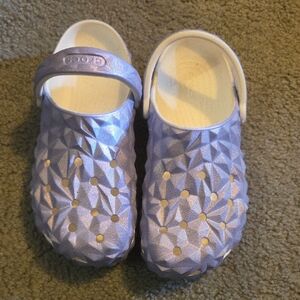 CROCS Women's Lavender Geometric Clogs